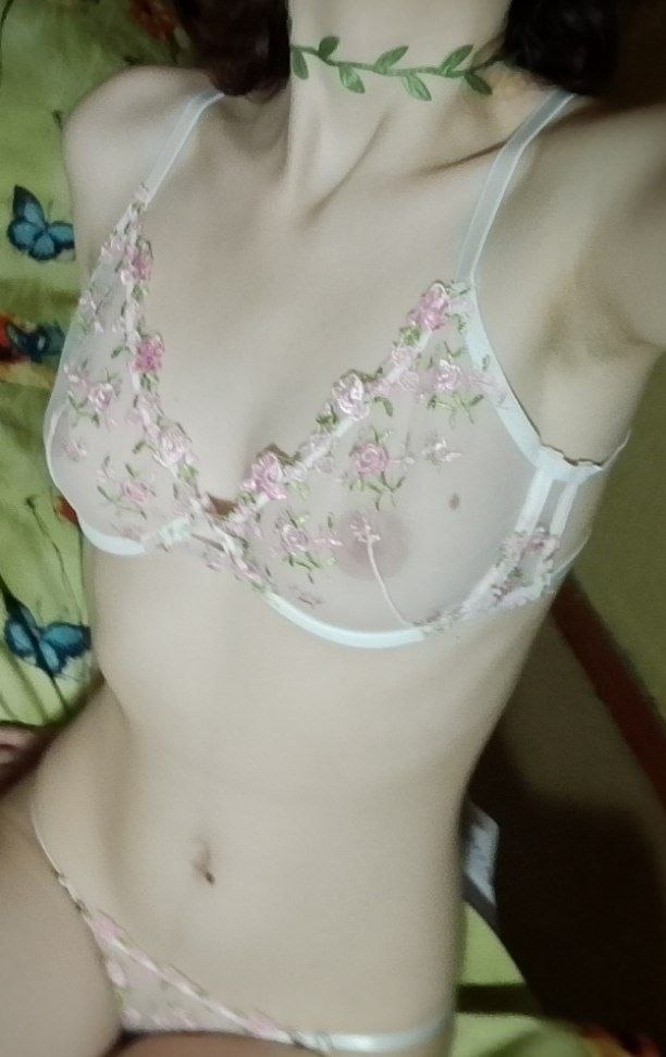 Нежный комплект белья с рисунком ветвистой розы от Лии — фото 2