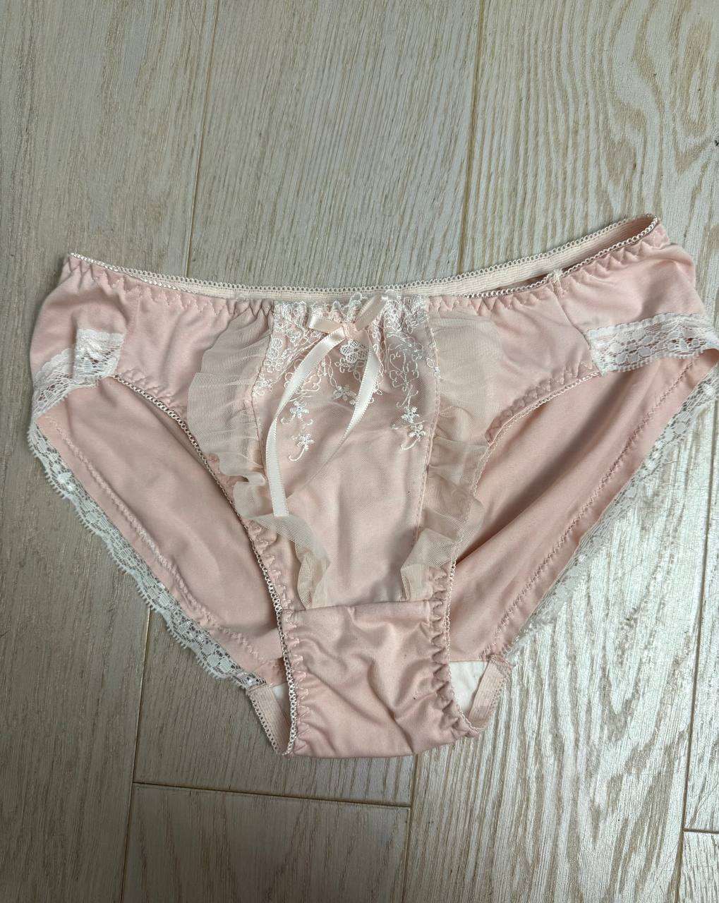 Нежные розовые трусики из тонкого кружева от KristinaShoota